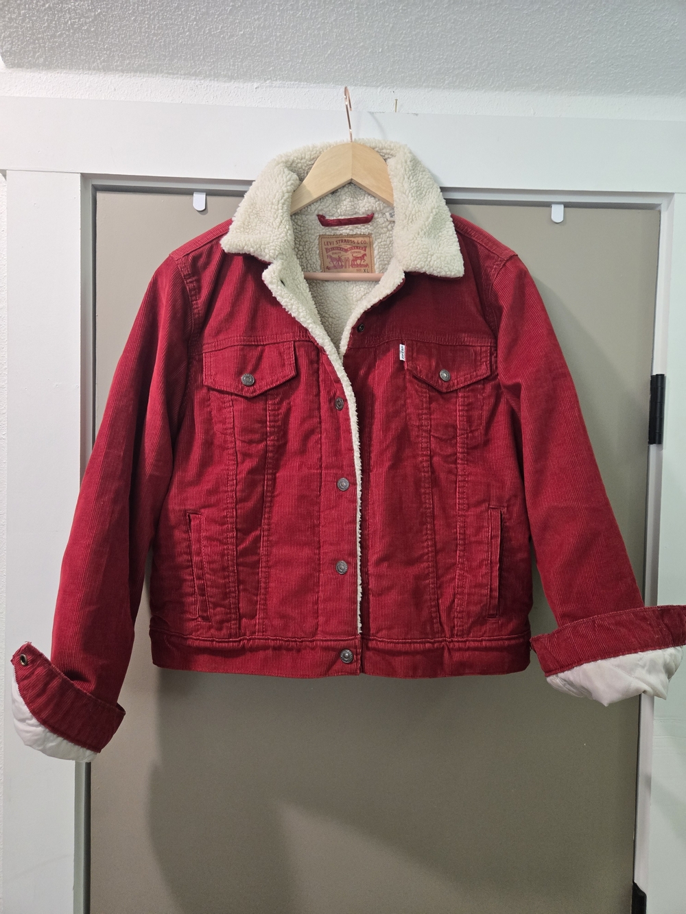 Levi’s Red Corduroy Sherpa Trucker Jacket Women’s XL Western Winter